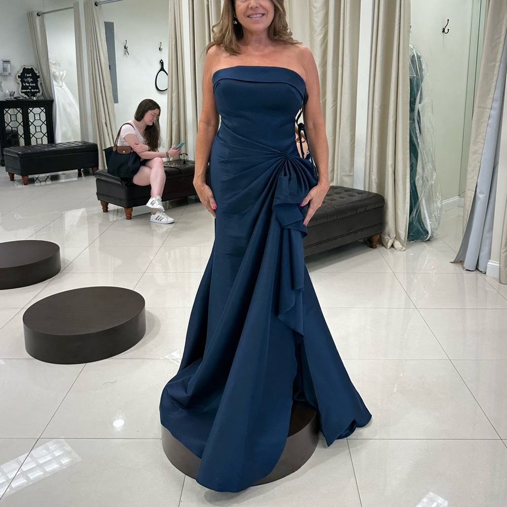 Mother of the Bride/Groom long elegant mermaid navy blue dress